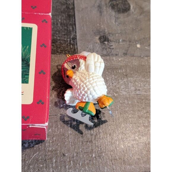 Hallmark ice skating owl 1985 ornament Xmas decor - Picture 2 of 4